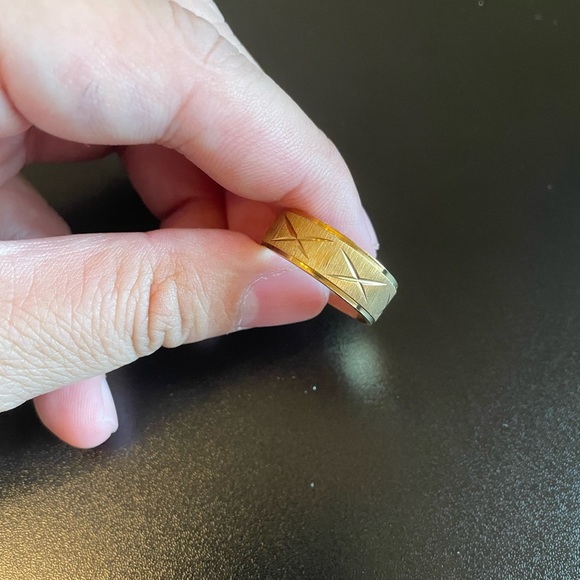 8mm gold stainless steel infinity ring - Picture 7 of 7